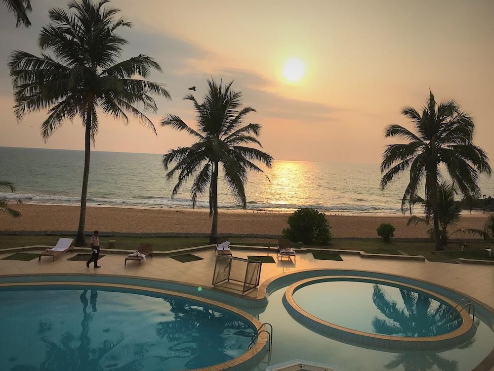 Induruwa Beach Resort Exterior foto