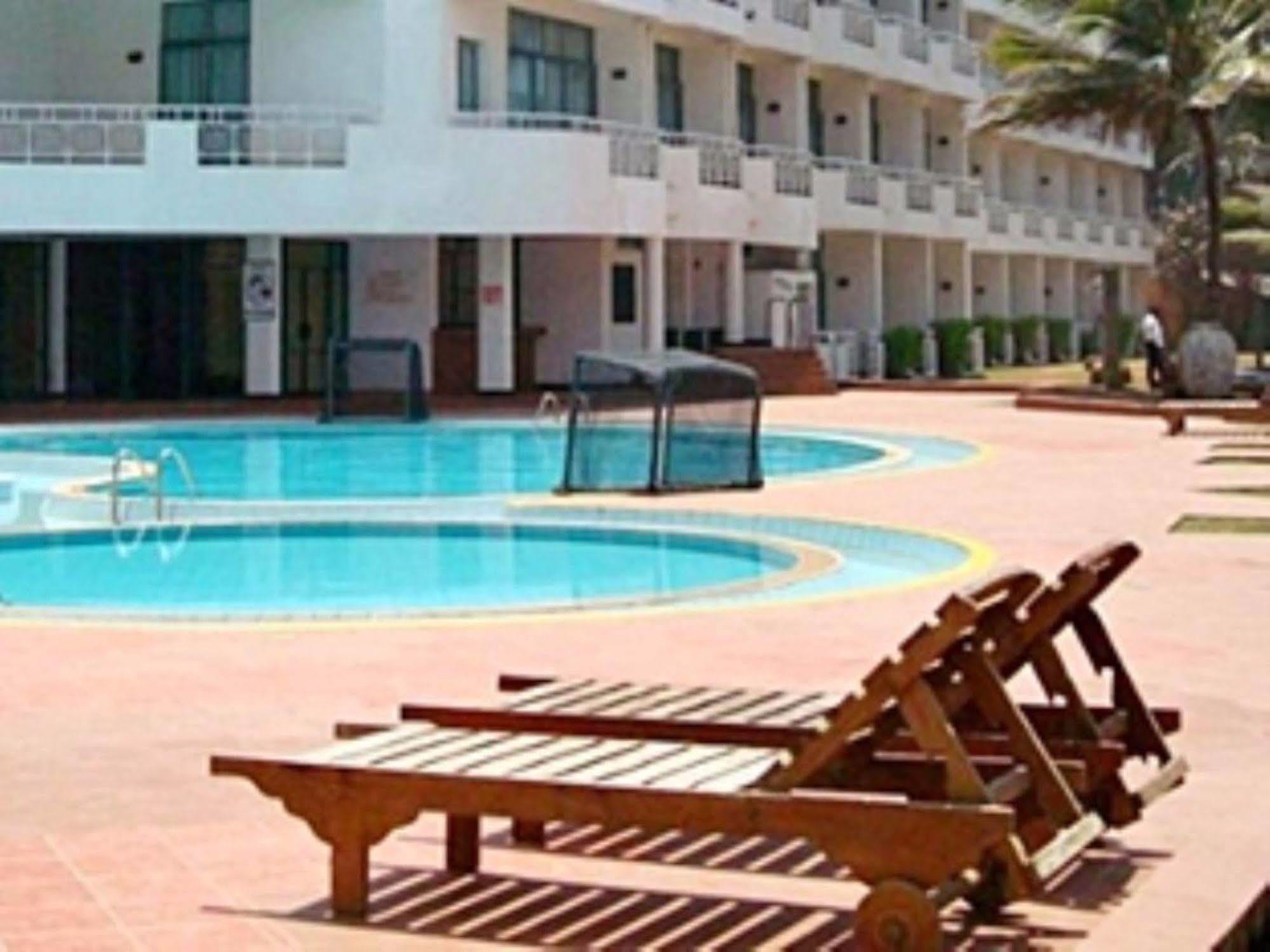 Induruwa Beach Resort Exterior foto